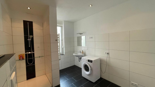 Newly renovated Holiday & Worker Apartment • Quiet • Sleeps 5 - Gallery - 10