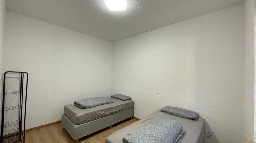 Newly renovated Holiday & Worker Apartment • Quiet • Sleeps 5