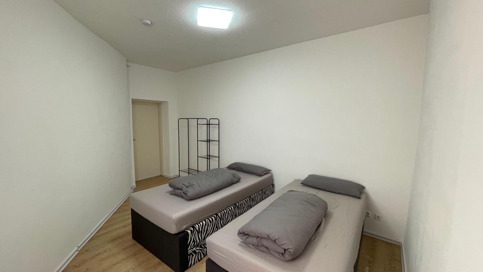 Newly Renovated Holiday & Worker Apartment • Quiet • Sleeps 5 - 8