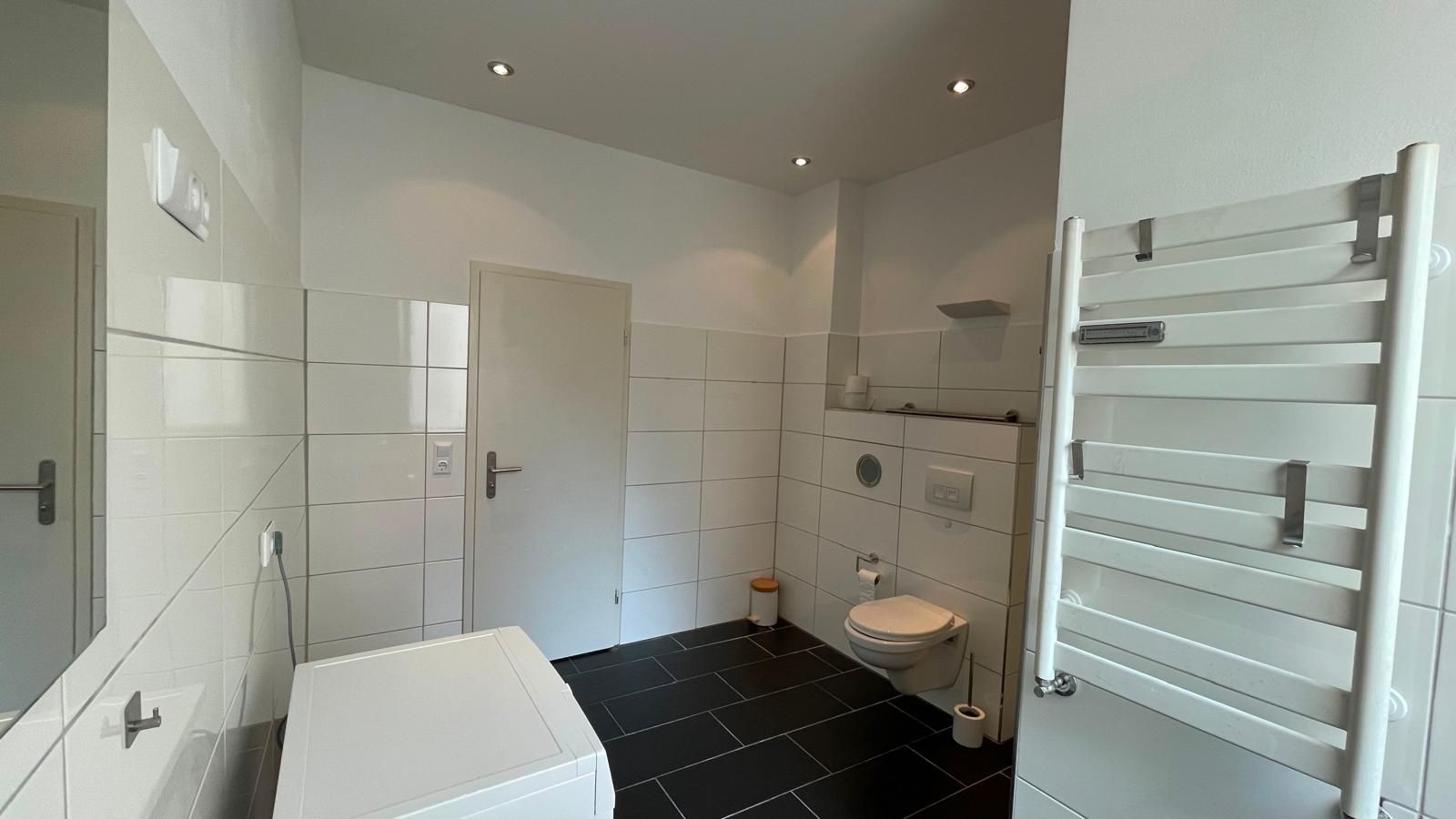 Newly Renovated Holiday & Worker Apartment • Quiet • Sleeps 5 - 2