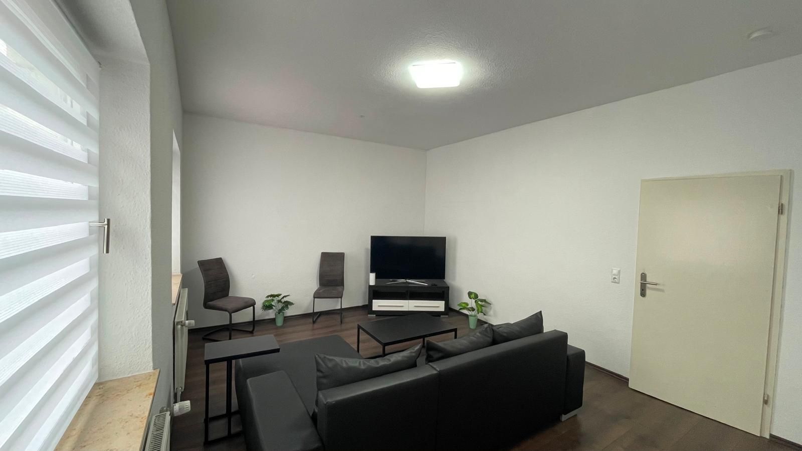 Newly Renovated Holiday & Worker Apartment • Quiet • Sleeps 5 - 6