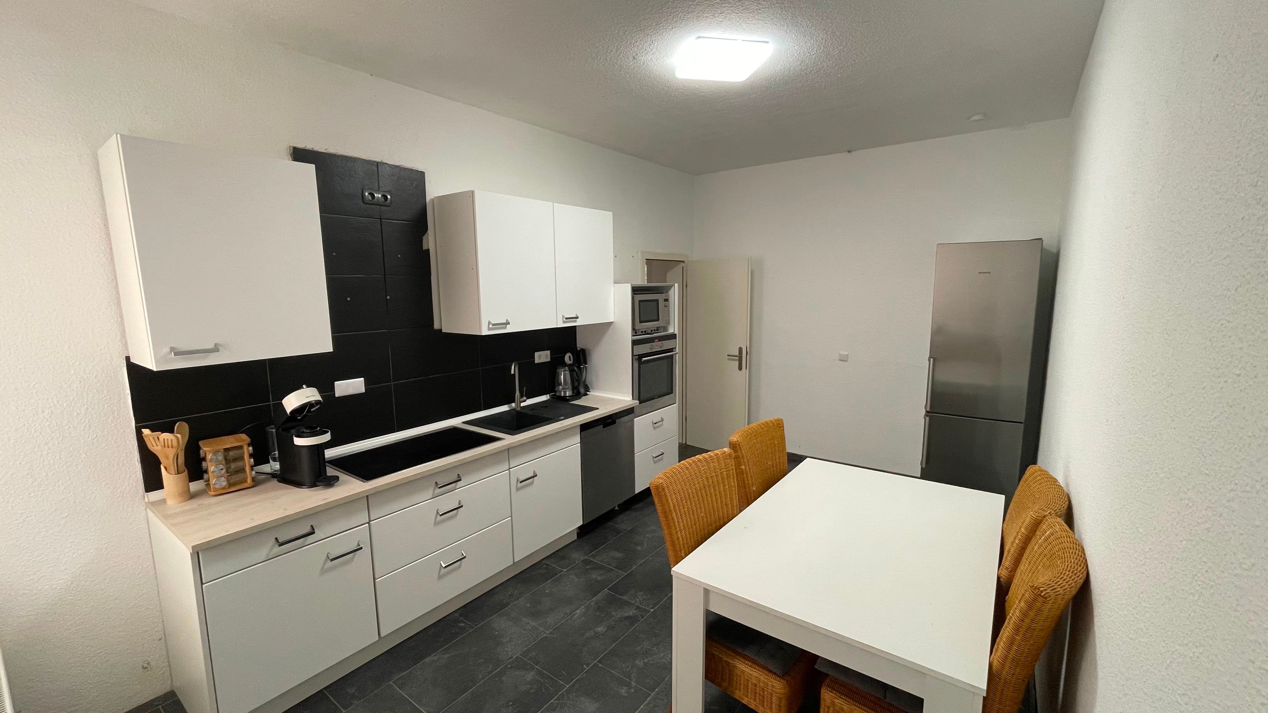 Newly Renovated Holiday & Worker Apartment • Quiet • Sleeps 5 - 4