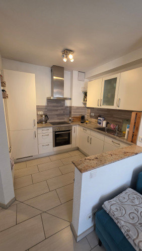 Modernisierte & voll möblierte 2-Zimmer-Wohnung mit Balkon & Tiefgarage – Innenstadt Siegburg - Gallery - 7