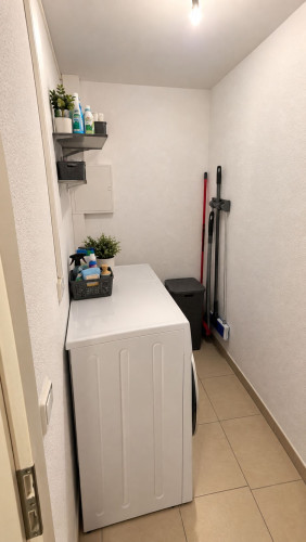 Modernisierte & voll möblierte 2-Zimmer-Wohnung mit Balkon & Tiefgarage – Innenstadt Siegburg - Gallery - 4