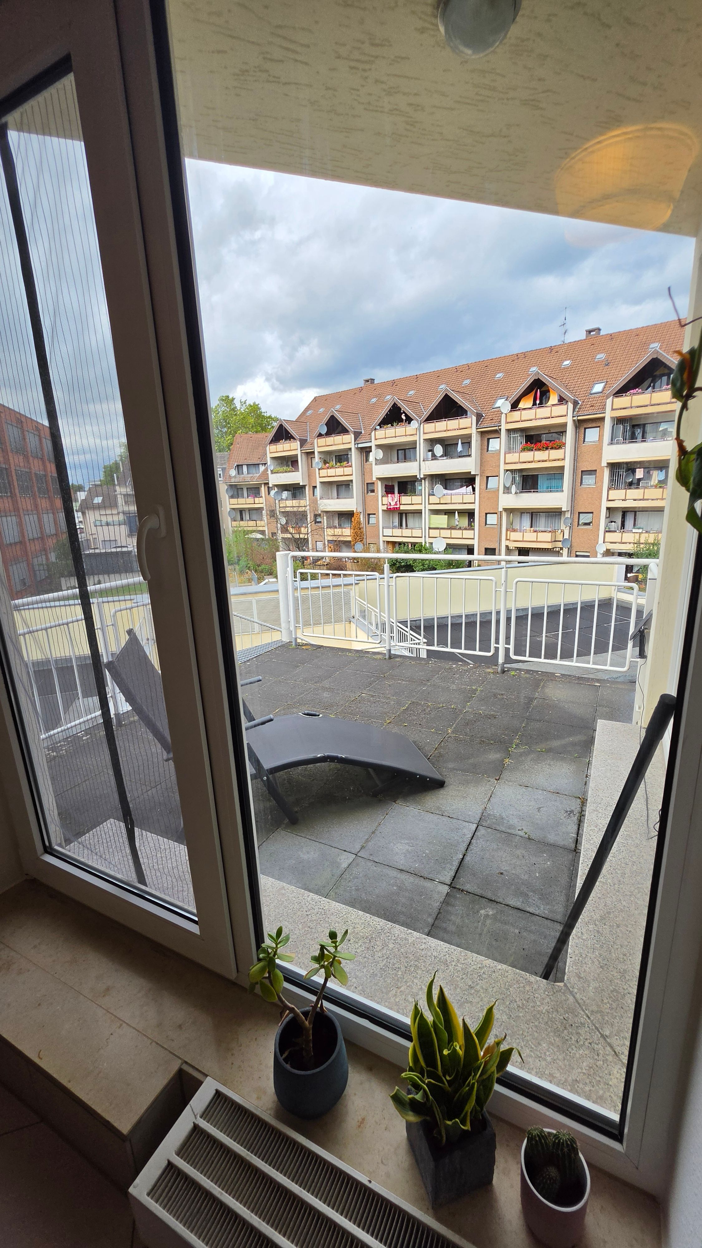 Modernisierte & Voll Möblierte 2-Zimmer-Wohnung Mit Balkon & Tiefgarage – Innenstadt Siegburg - 4
