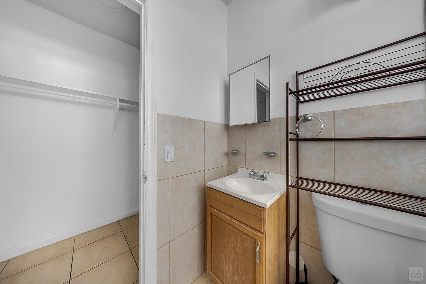 Full-Bed Room W/ Private Bath Room - 3