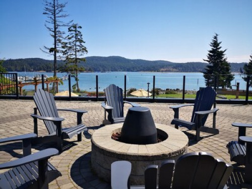 Peaceful Oceanfront Property 