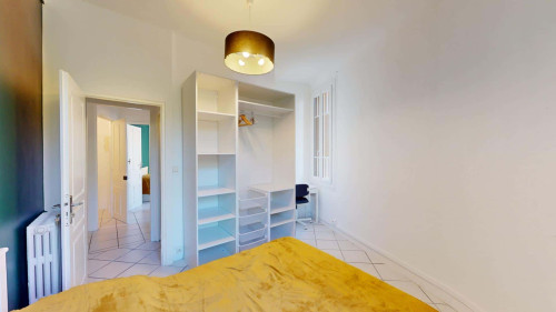 Room in Boulevard Léon Bourgeois, Toulon for 85 m² with 3 bedrooms