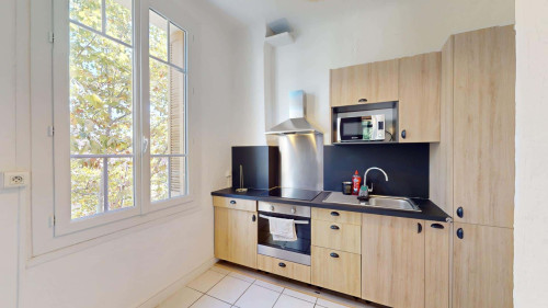 Room in Boulevard Léon Bourgeois, Toulon for 85 m² with 3 bedrooms - Gallery - 17