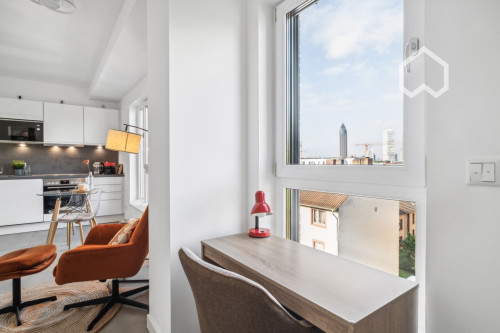 Stylish New-Build Apartment with spectacular Skyline Views in Gallus