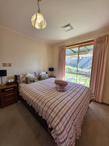 Private Queen Room & Garden Retreat