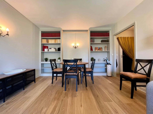 Appartement 2 chambres de 70 m² Neuilly sur Seine Vue sur cour arborée et calme, balcon filant
