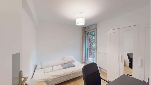 Room in Rue des Fillettes, Aubervilliers for 75 m² with 4 bedrooms
