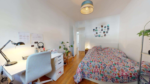 Room in Rue Baraban, Lyon for 94 m² with 4 bedrooms