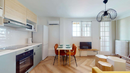 Room in Rue des Chasseurs, Montpellier for 84 m² with 5 bedrooms - Gallery - 8