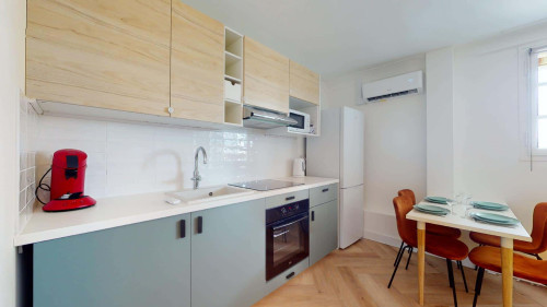 Room in Rue des Chasseurs, Montpellier for 84 m² with 5 bedrooms - Gallery - 12