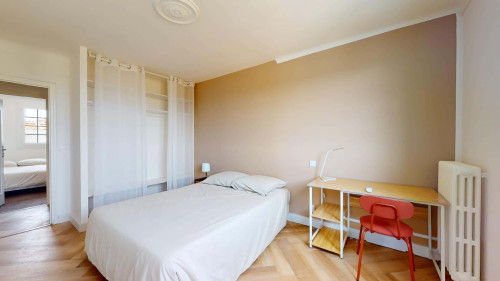 Room in Rue des Chasseurs, Montpellier for 84 m² with 5 bedrooms