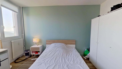 Room in Rue Hector Berlioz, Rouen for 80 m² with 4 bedrooms