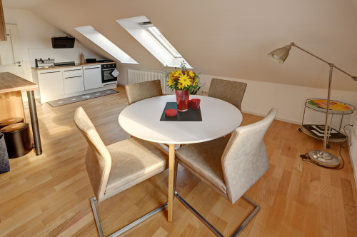 Birkegård Bright Furnished 3-Room Top-Floor Apartment with Garden Access – Quiet & Close to the Beach