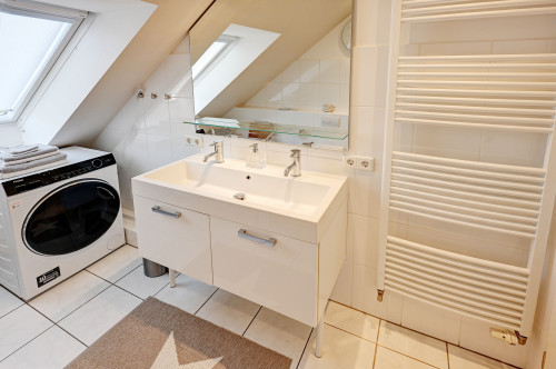 Birkegård Bright Furnished 3-Room Top-Floor Apartment with Garden Access – Quiet & Close to the Beach - Gallery - 6