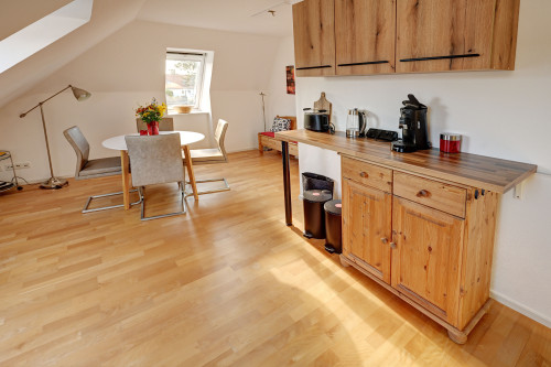 Birkegård Bright Furnished 3-Room Top-Floor Apartment with Garden Access – Quiet & Close to the Beach