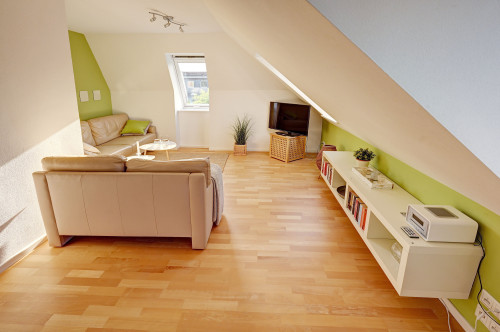 Birkegård Bright Furnished 3-Room Top-Floor Apartment with Garden Access – Quiet & Close to the Beach