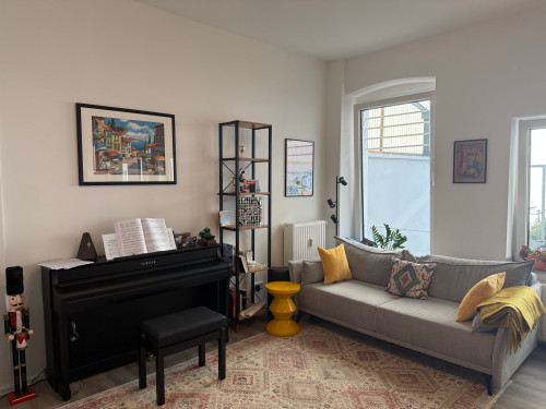 Courtyard Oasis: High-quality Maisonette Apartment in popular Flingern-Nord (temporary for 11-12 months)