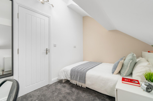 17-trelawn-avenue-leeds-100746365920260918074914AM