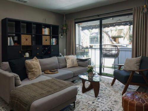 Cozy Condo in South Natomas