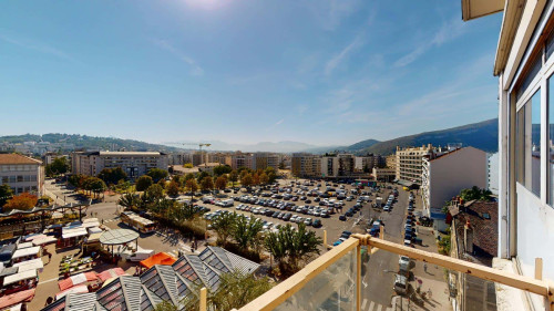 Room in Place de la Libération, Annemasse for 125 m² with 5 bedrooms