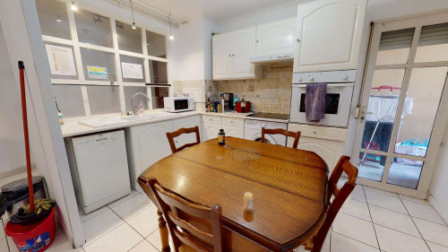 Room in Rue Pierre Dupont, Saint-Fons for 75 m² with 4 bedrooms - Gallery - 7