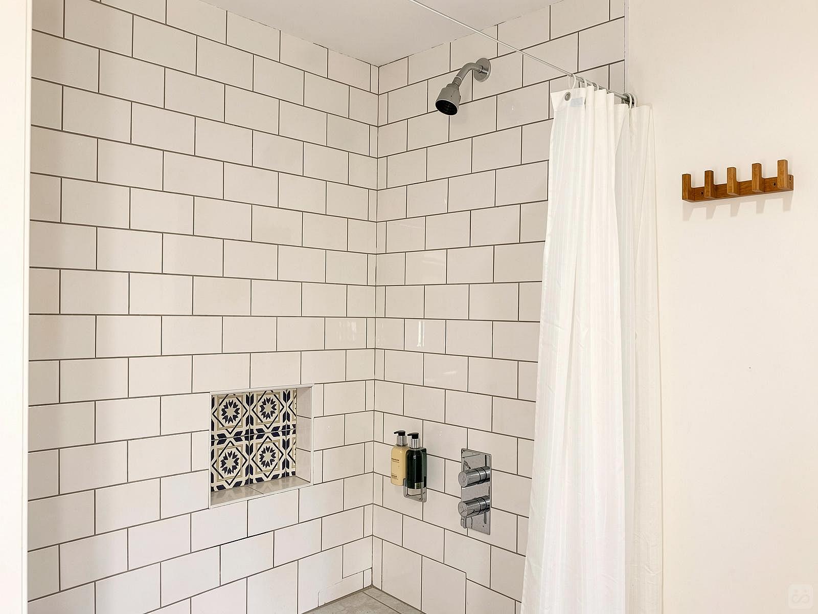 Double Bedroom (2 People) - 32