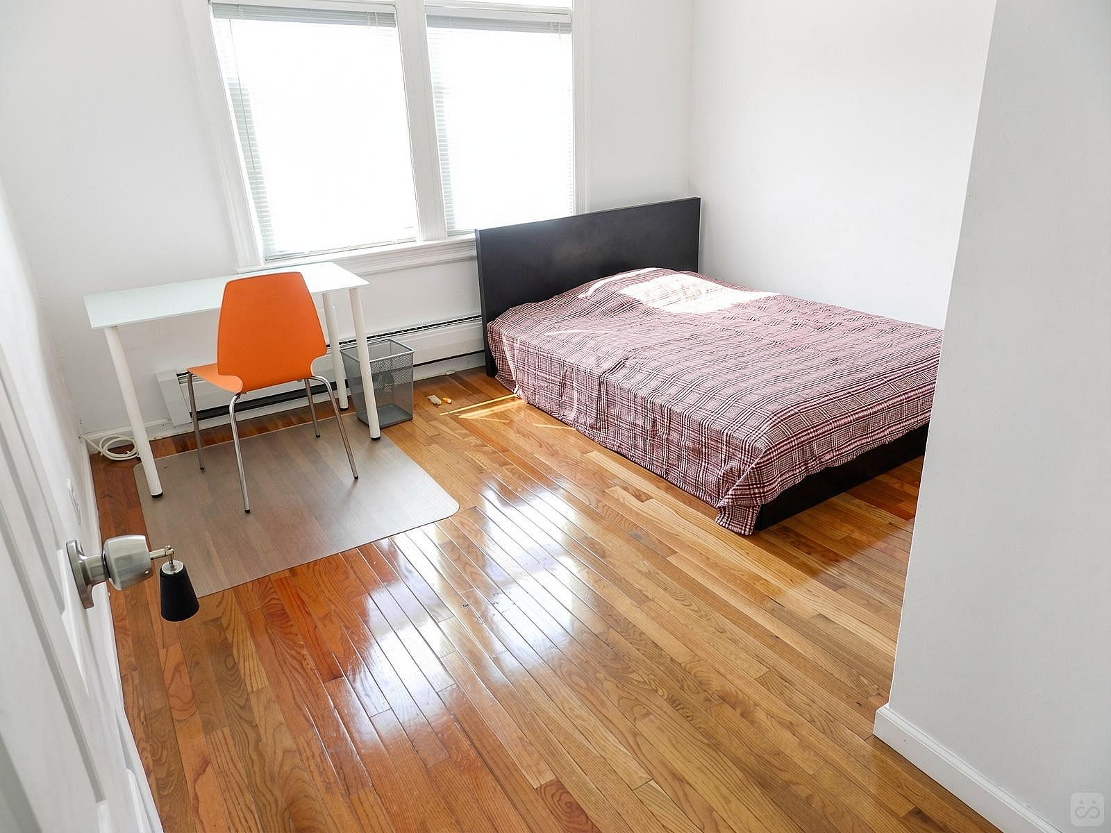  Room A  -  Classic Apt. w/ Workspace  - Gallery -  49