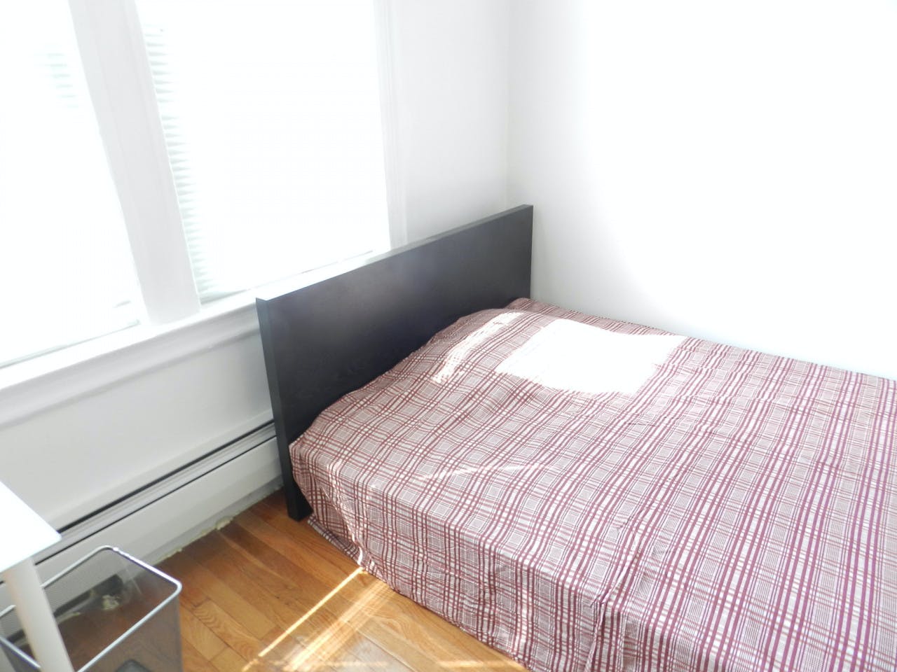  Room A  -  Classic Apt. w/ Workspace  - Gallery -  10