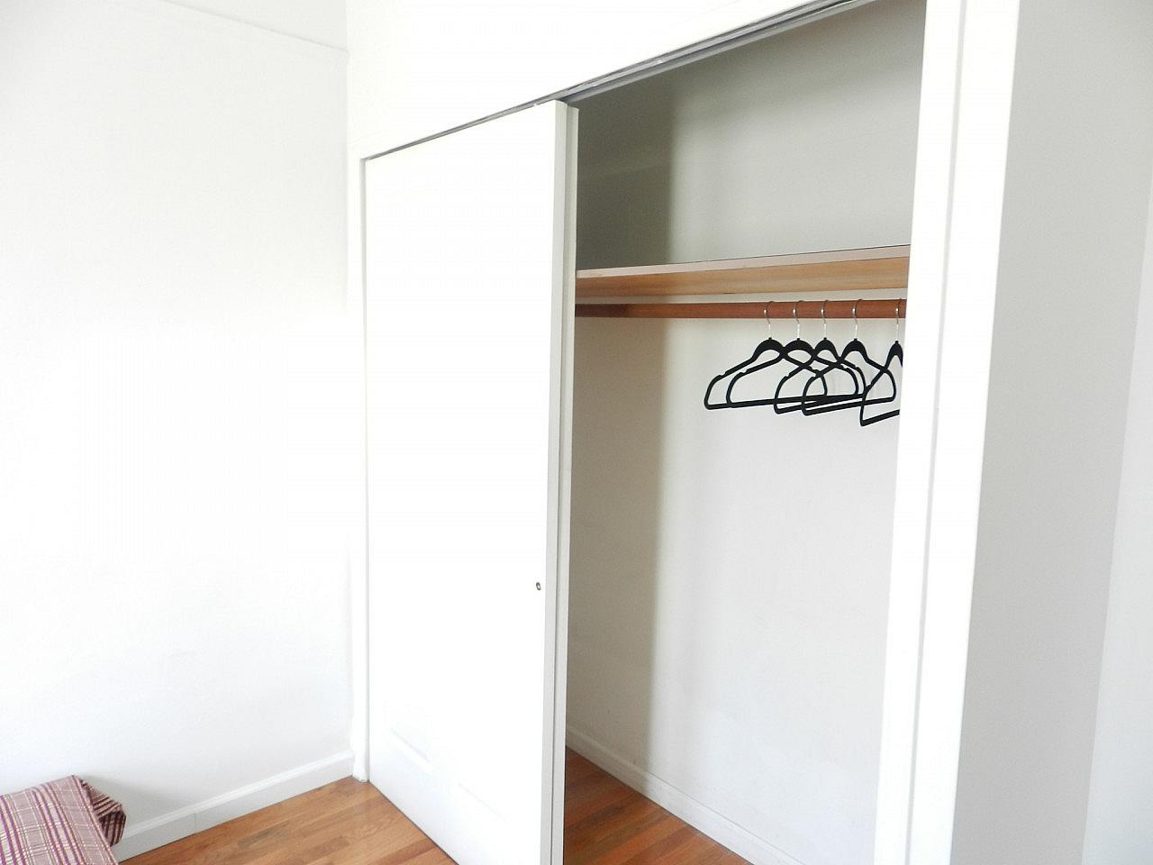  Room A  -  Classic Apt. w/ Workspace  - Gallery -  37