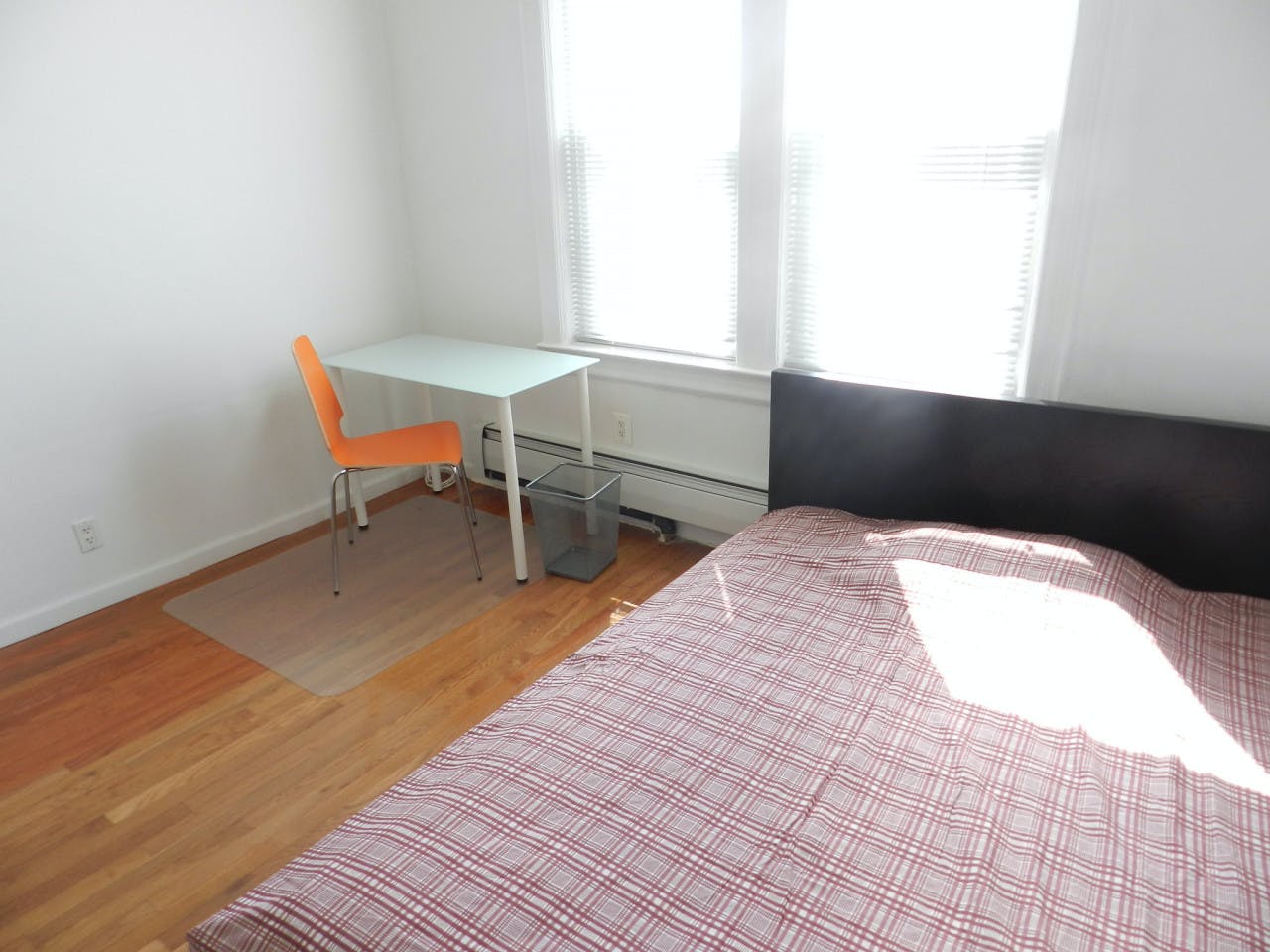  Room A  -  Classic Apt. w/ Workspace  - Gallery -  12