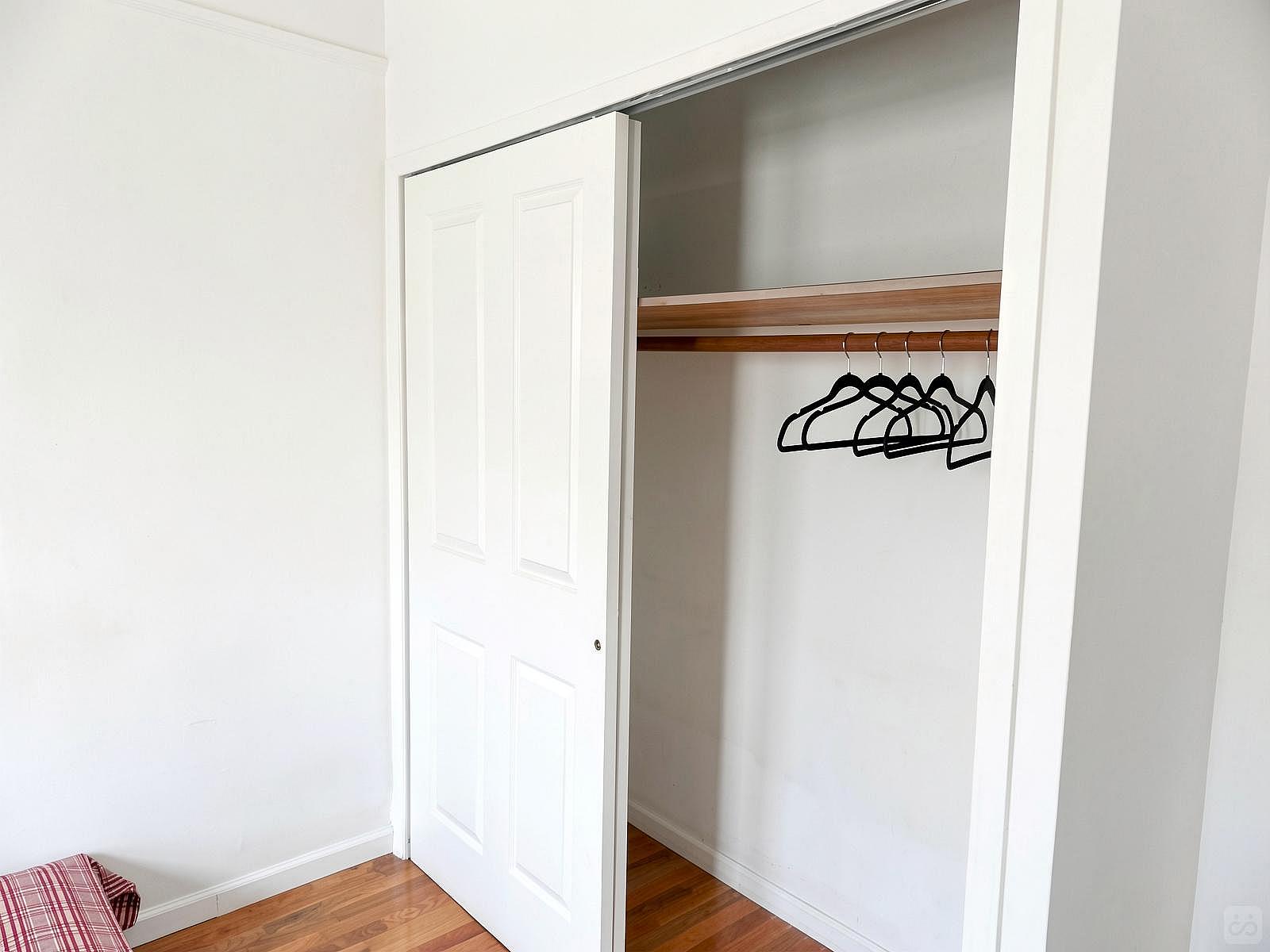  Room A  -  Classic Apt. w/ Workspace  - Gallery -  53