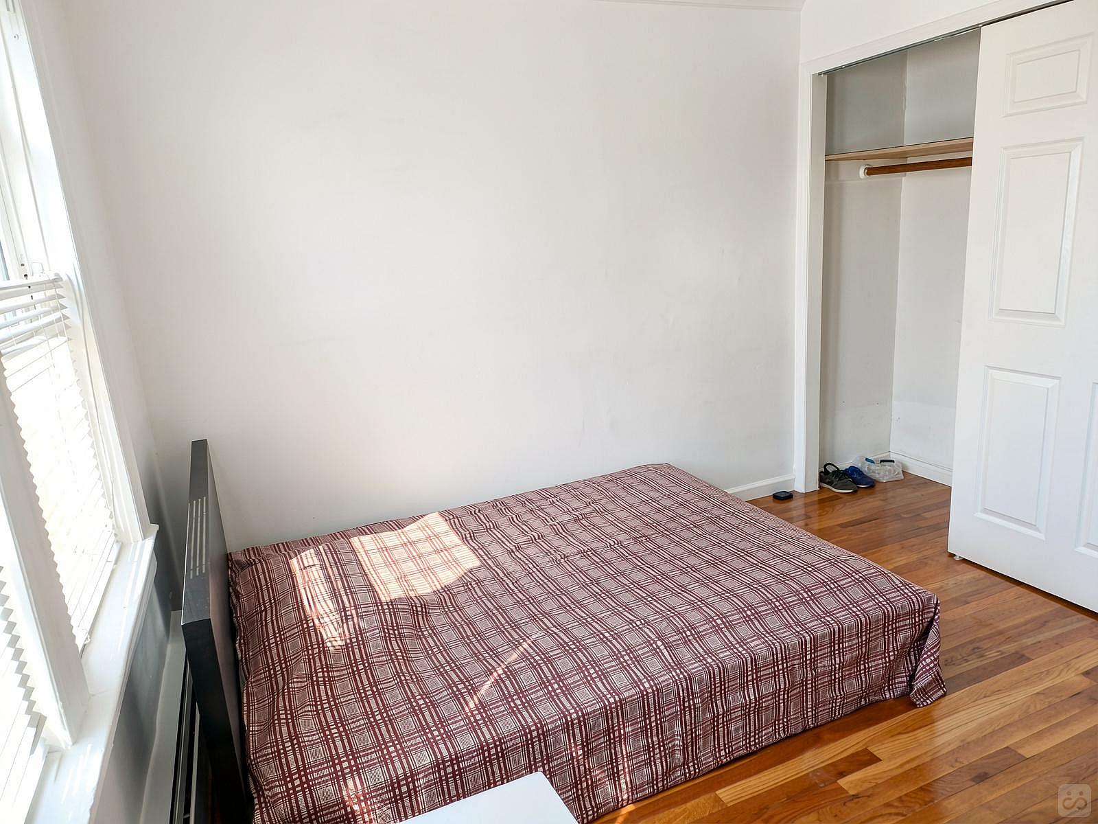  Room A  -  Classic Apt. w/ Workspace  - Gallery -  54