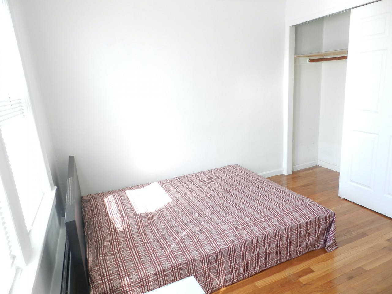  Room A  -  Classic Apt. w/ Workspace  - Gallery -  14