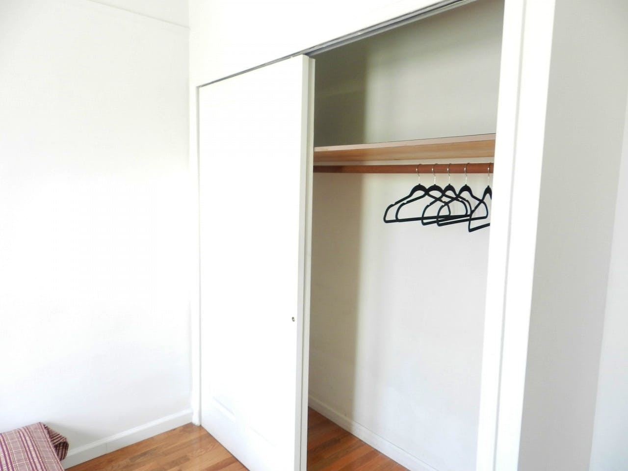  Room A  -  Classic Apt. w/ Workspace  - Gallery -  21