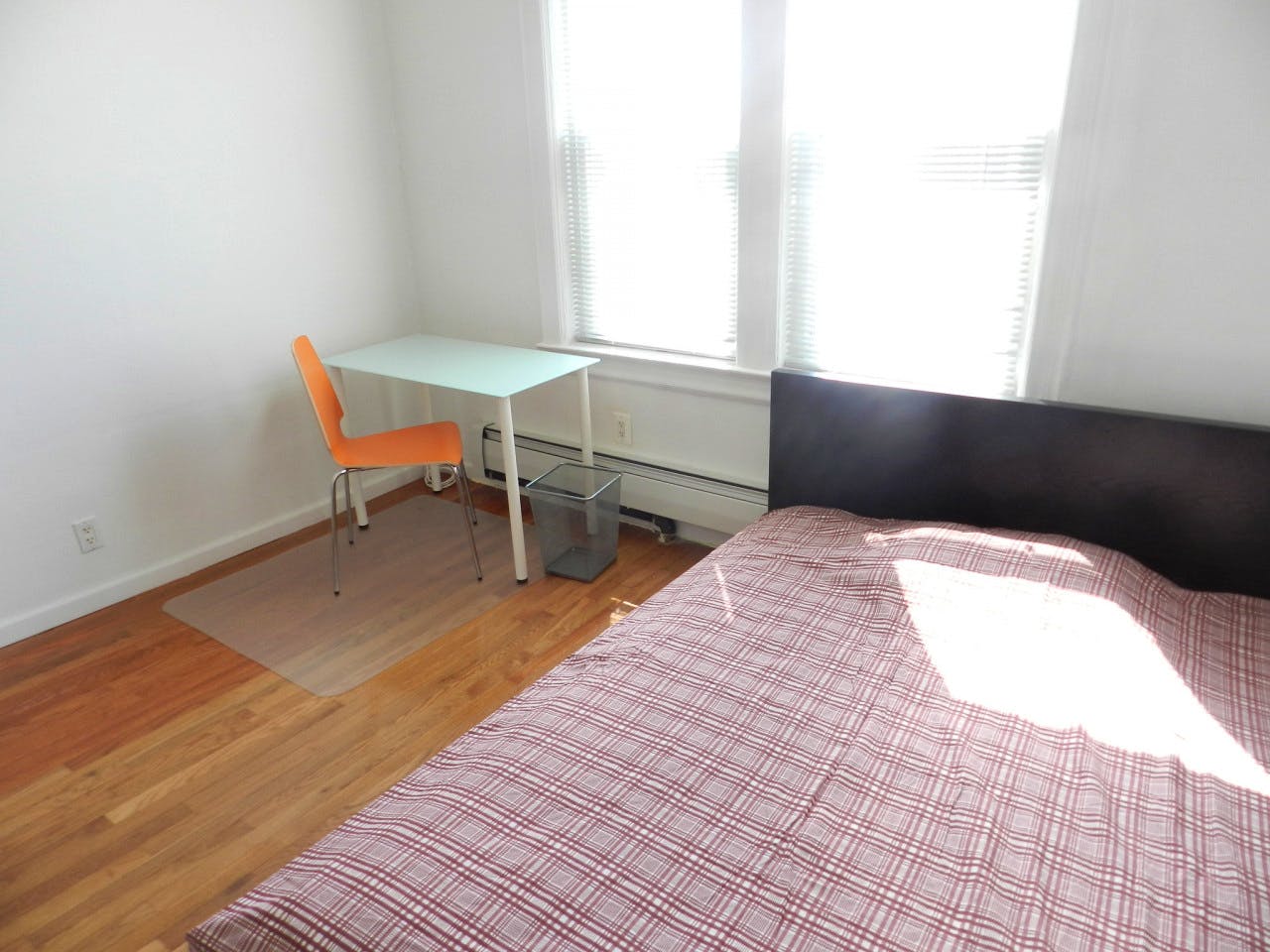  Room A  -  Classic Apt. w/ Workspace  - Gallery -  20