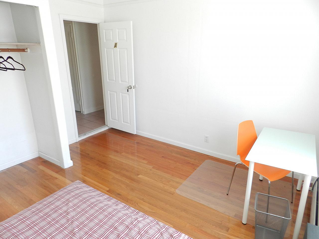  Room A  -  Classic Apt. w/ Workspace  - Gallery -  48