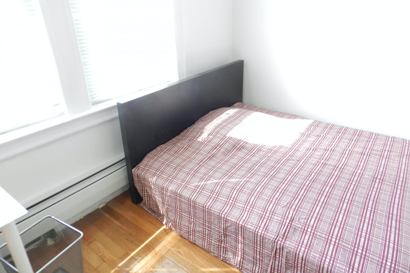  Room A  -  Classic Apt. w/ Workspace  - Gallery -  2