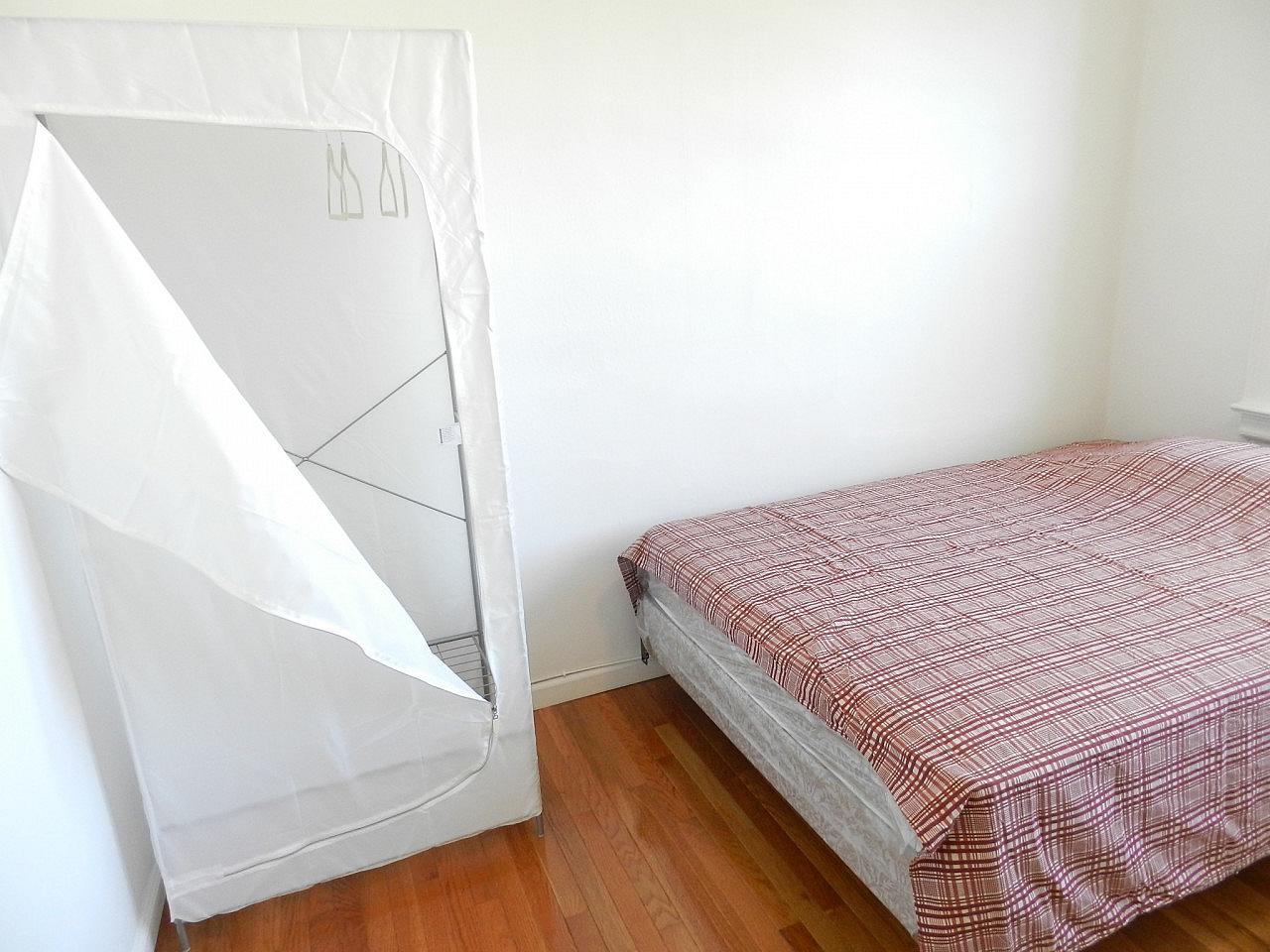  Room B  -  Classic Apt. w/ Workspace  - Gallery -  34