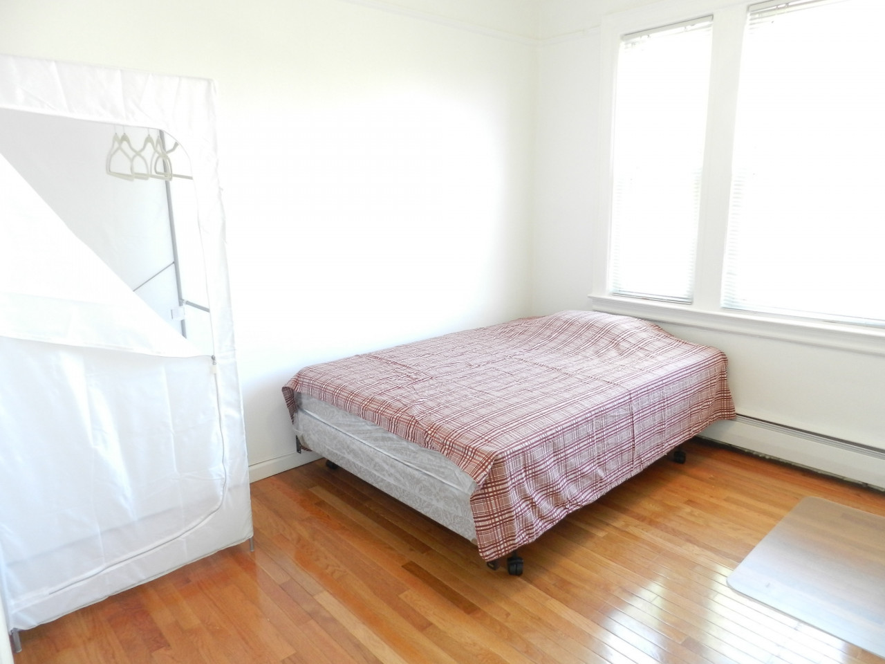  Room B  -  Classic Apt. w/ Workspace  - Gallery -  25