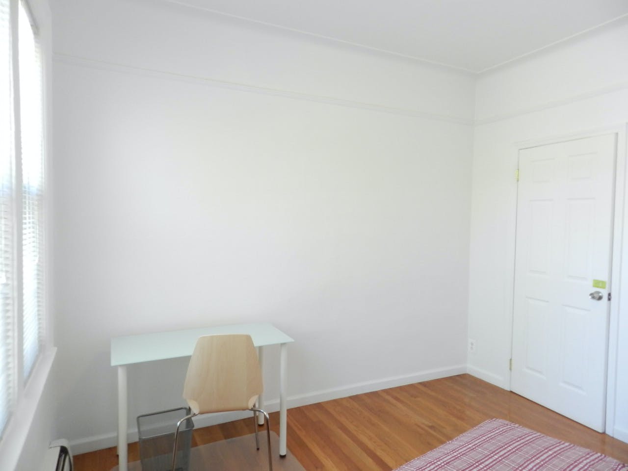  Room B  -  Classic Apt. w/ Workspace  - Gallery -  14