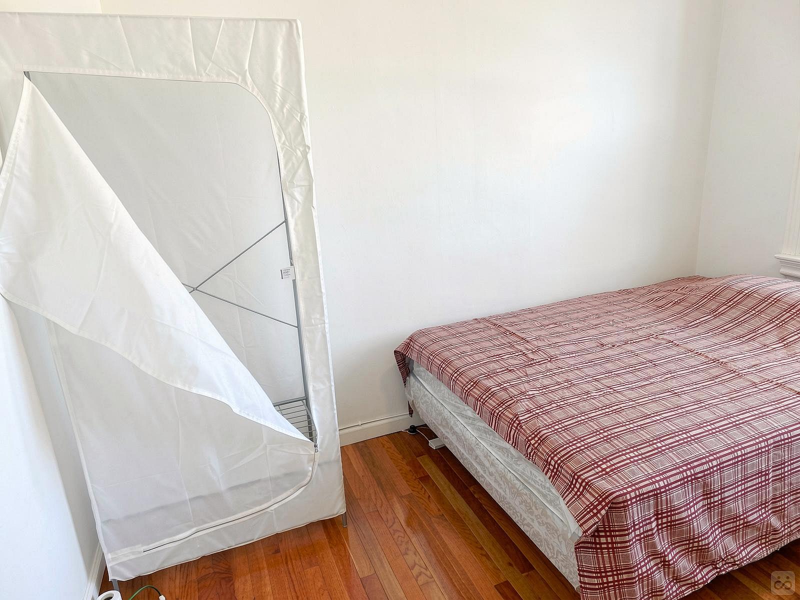  Room B  -  Classic Apt. w/ Workspace  - Gallery -  48