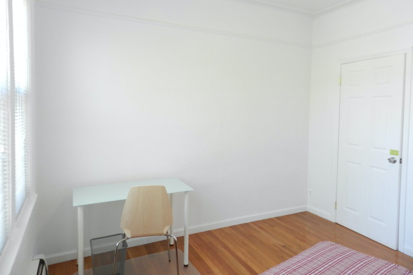  Room B  -  Classic Apt. w/ Workspace  - Gallery -  7