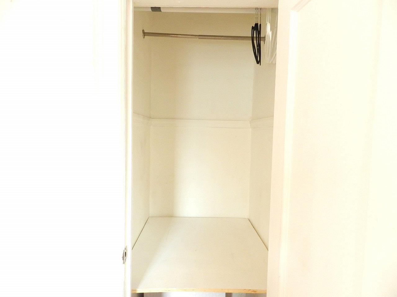  Room C  -  Classic Apt. w/ Workspace  - Gallery -  42