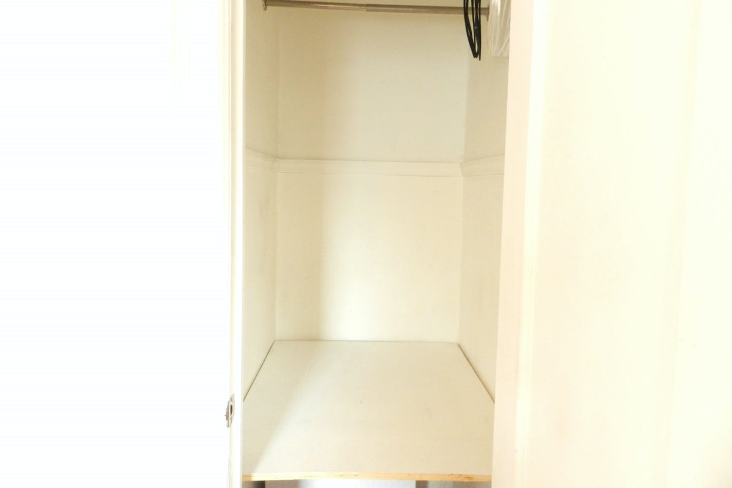  Room C  -  Classic Apt. w/ Workspace  - Gallery -  6